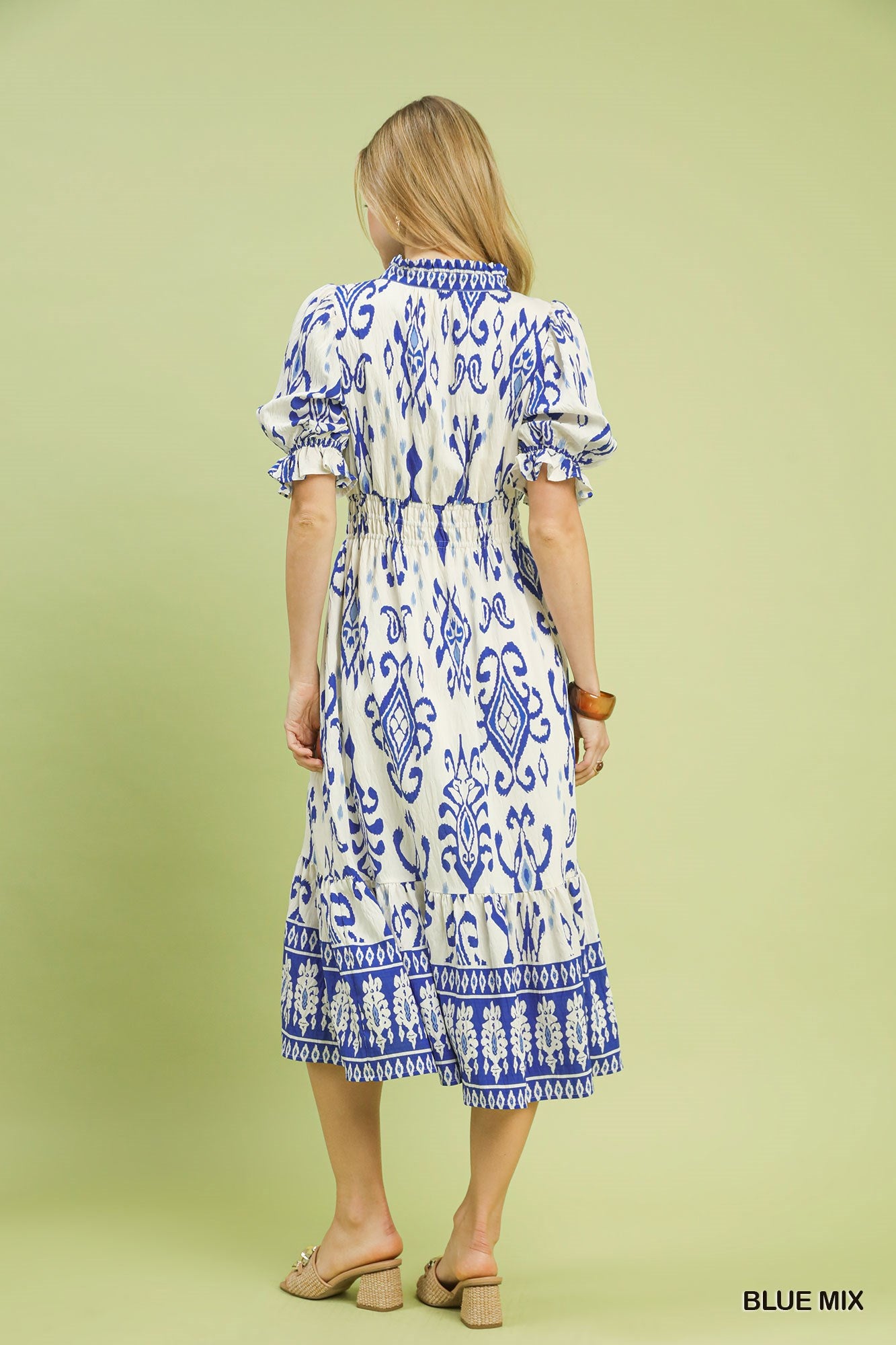 VESTIDO MIDI ESTAMPADO AZUL CON MAGAS