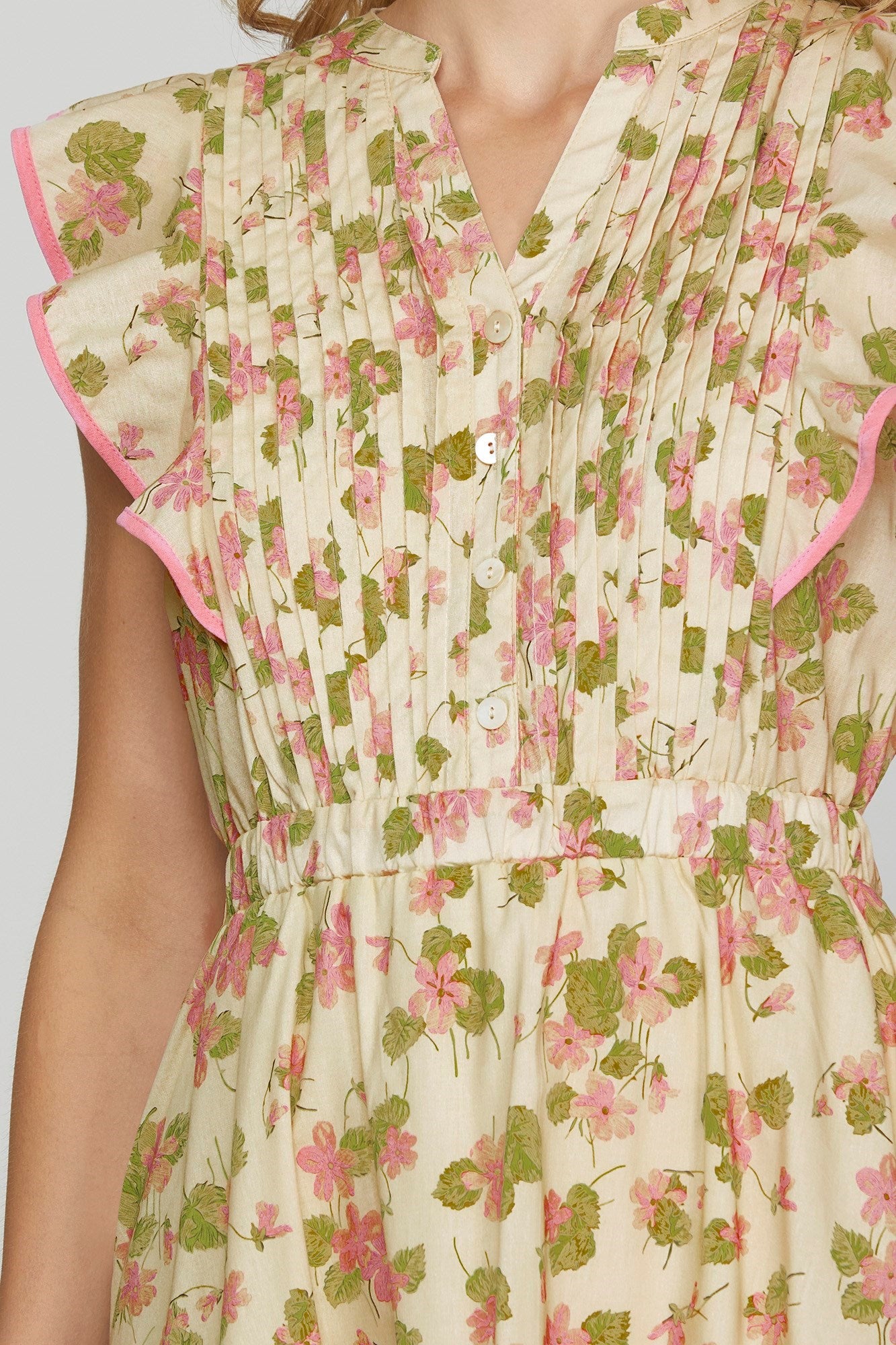VESTIDO FLORES CORTO