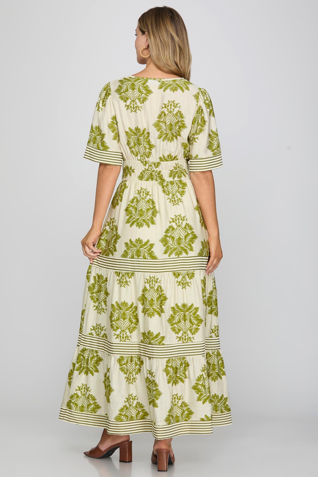 VESTIDO MAXI ESTAMPADO VERDE CON MANGAS